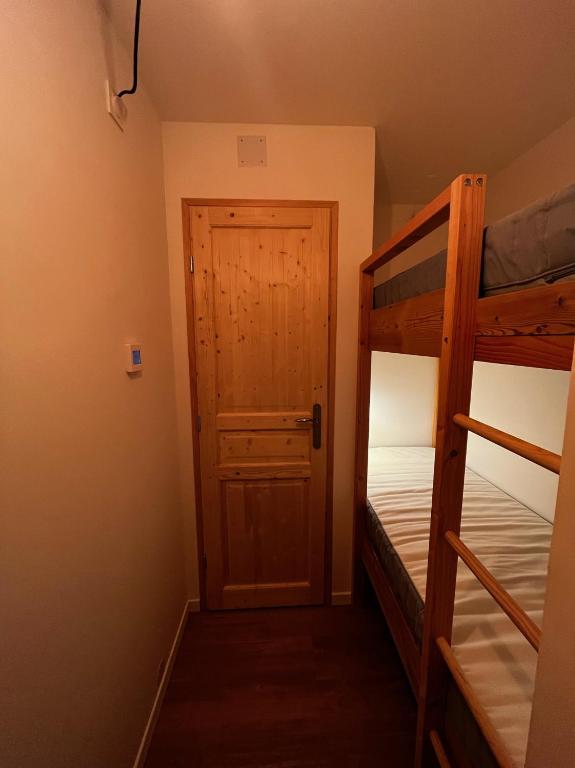 Mont Vallon Lodge Meribel Mottaret Skis aux pieds proche du centre et tout confort Parking gratuit et Linge fourni appartement pied des pistes 18