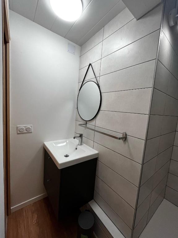 Mont Vallon Lodge Meribel Mottaret Skis aux pieds proche du centre et tout confort Parking gratuit et Linge fourni appartement pied des pistes 2