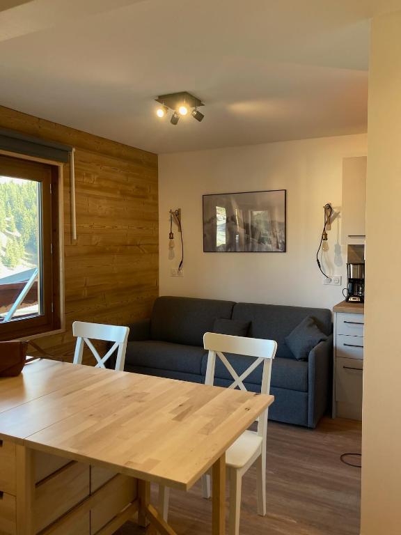 Mont Vallon Lodge Meribel Mottaret Skis aux pieds proche du centre et tout confort Parking gratuit et Linge fourni appartement pied des pistes
