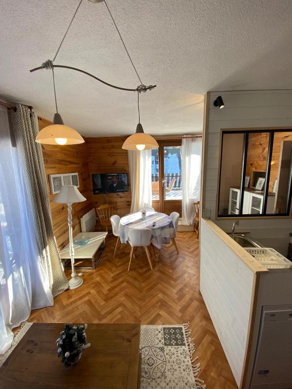 Montclar Appart 4 a 6 places terrasse vue panoramique idealement situe appartement pied des pistes 3