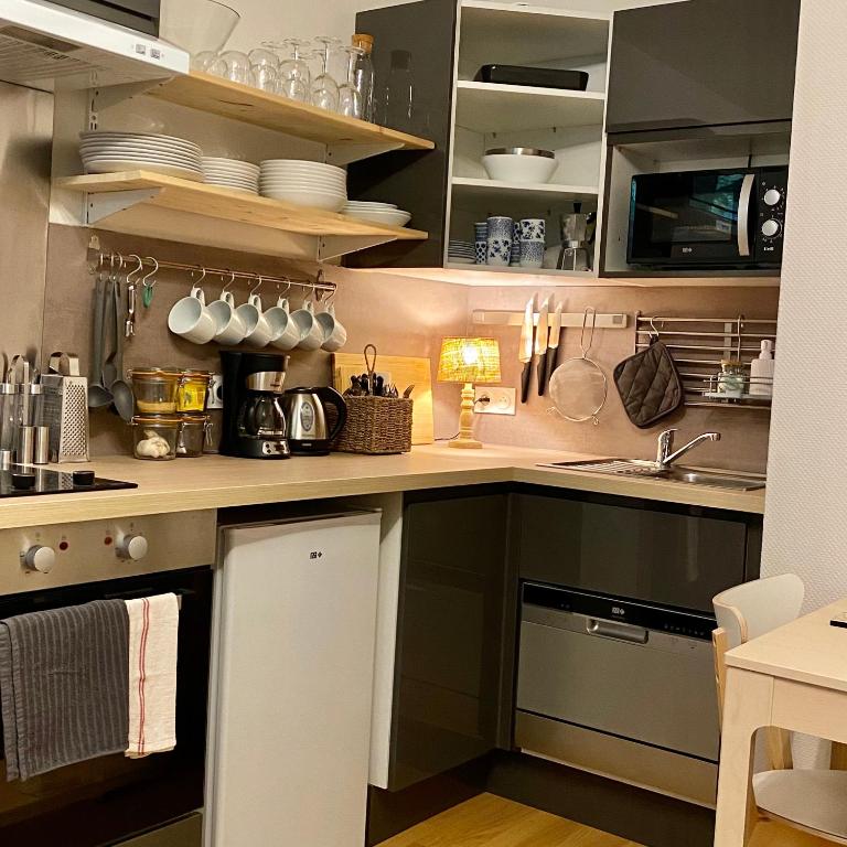 Newly Renovated Ground Floor Apartment close to Thermes appartement pied des pistes 11