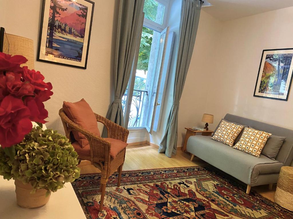 Newly Renovated Ground Floor Apartment close to Thermes appartement pied des pistes 14