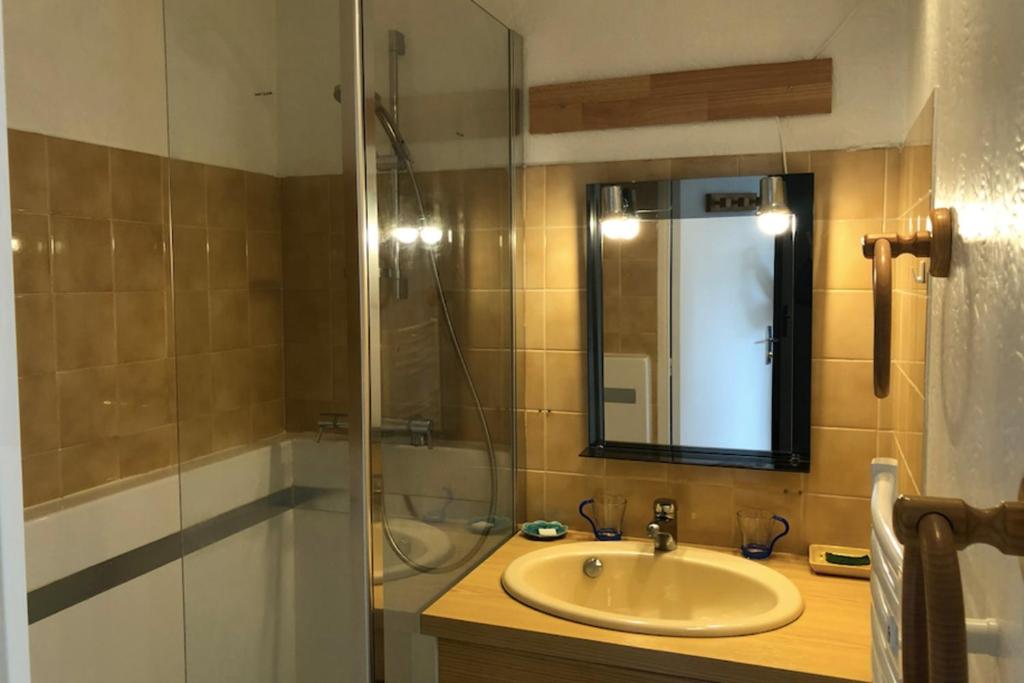 Nice 37m near the center of La Salle les Alpes appartement pied des pistes 4