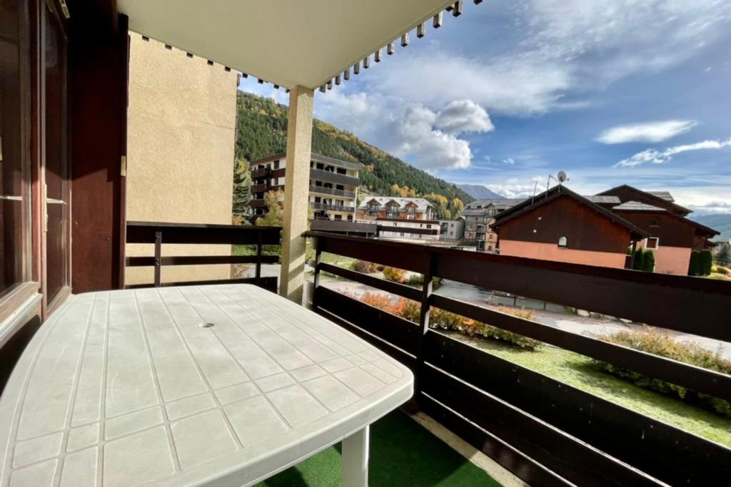 Nice 37m near the center of La Salle les Alpes appartement pied des pistes 8