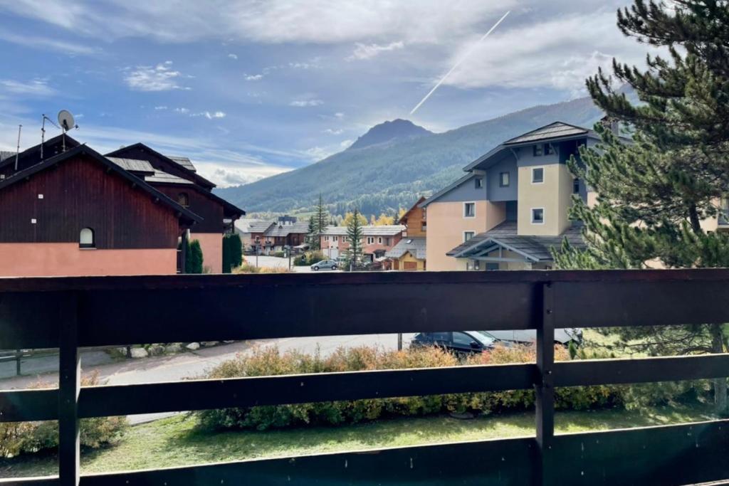 Nice 37m near the center of La Salle les Alpes appartement pied des pistes 9
