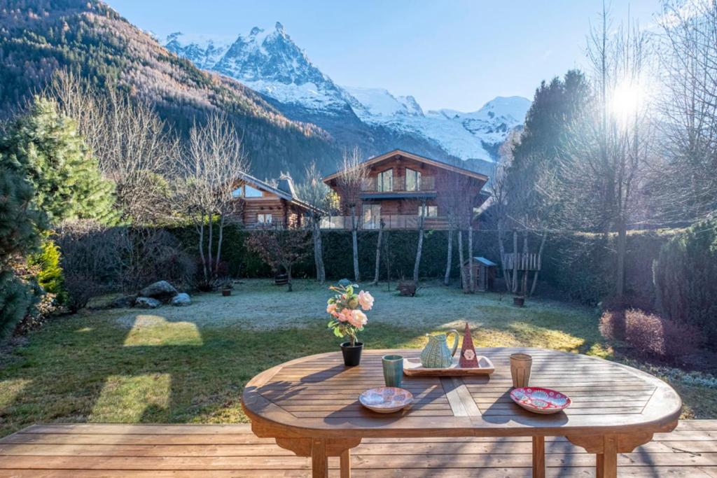 Nice And Spacious Apt In Chamonix Mont Blanc chalet pied des pistes 2
