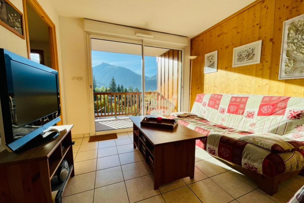 Nice Cosy Apt With Balcony In Briancon appartement pied des pistes 2
