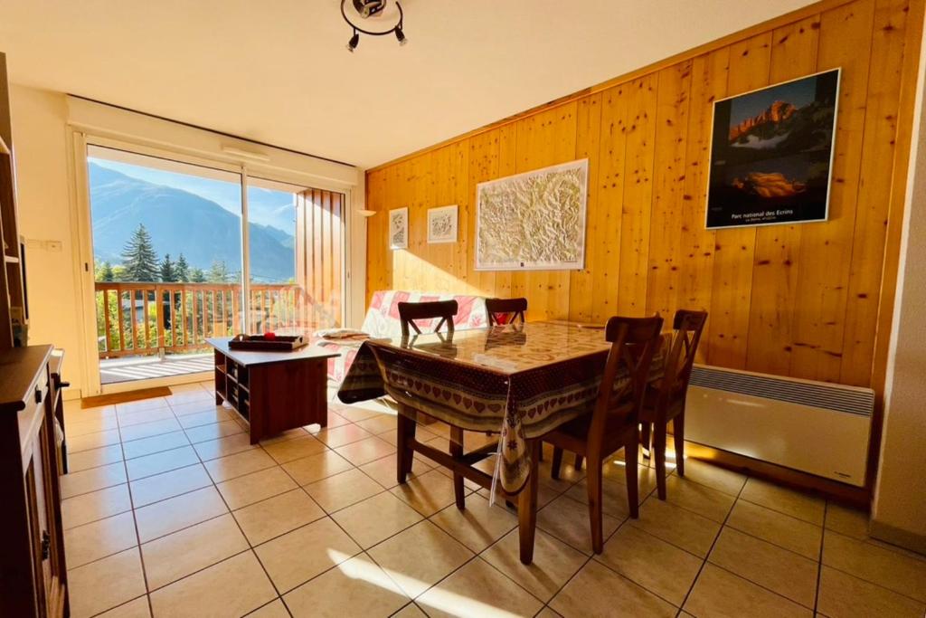 Nice Cosy Apt With Balcony In Briancon appartement pied des pistes 5