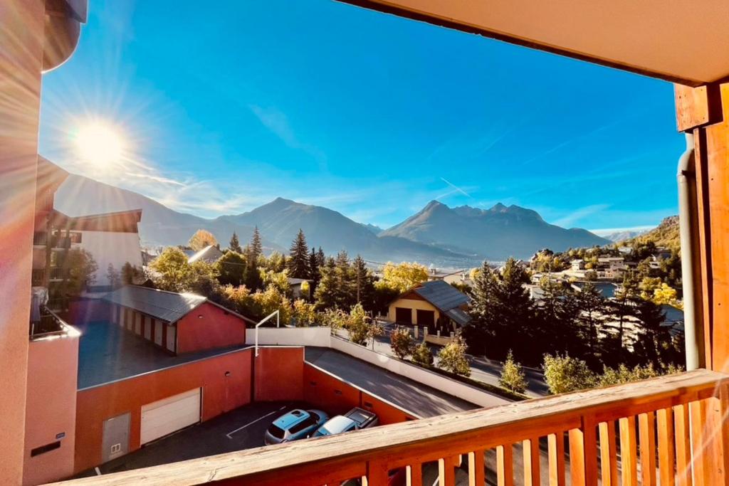 Nice Cosy Apt With Balcony In Briancon appartement pied des pistes