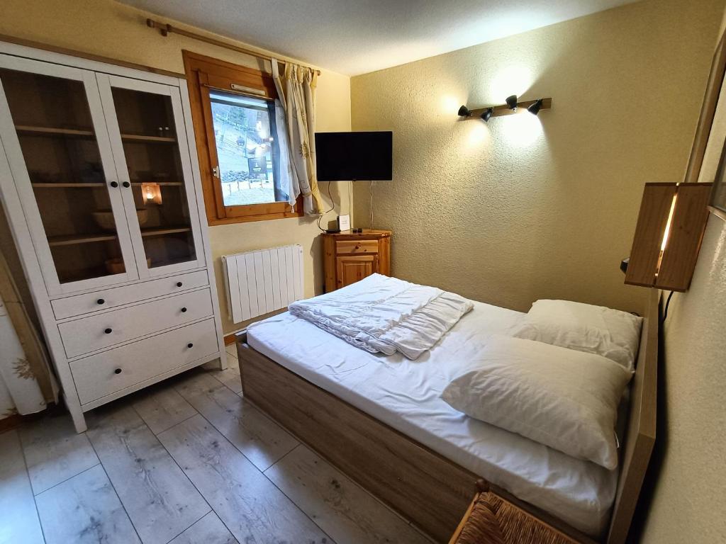 Nice cozy apartment facing the gondola LA BOULE DE NEIGE 112 appartement pied des pistes 5
