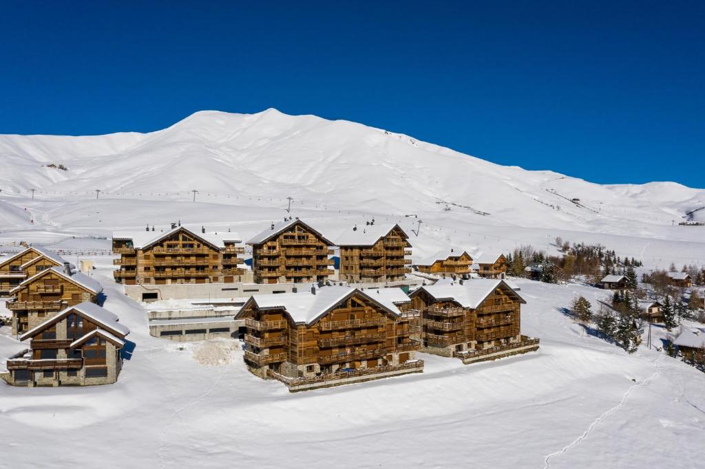 ODYSSEE B201 Magnifique Duplex sur les pistes appartement pied des pistes 18