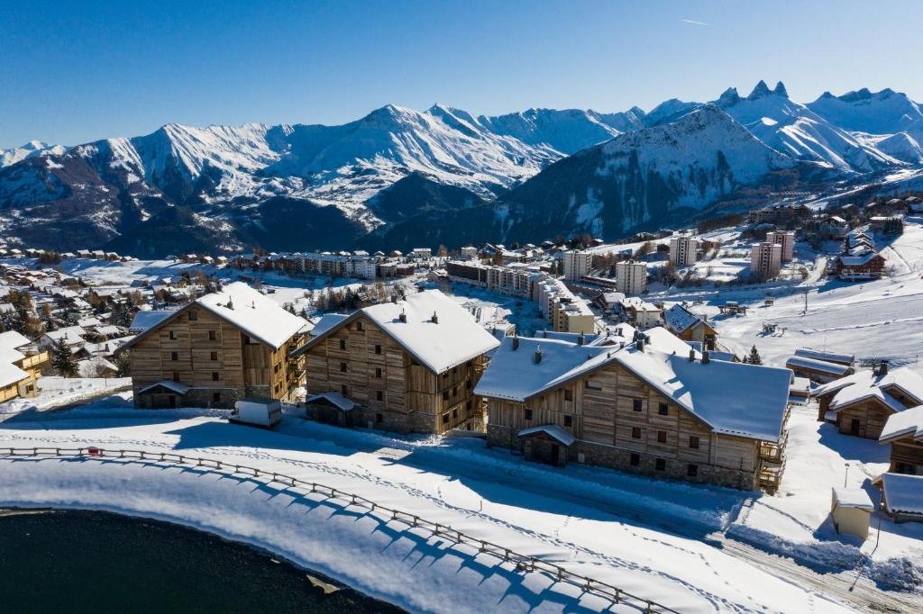 ODYSSEE B201 Magnifique Duplex sur les pistes appartement pied des pistes 19