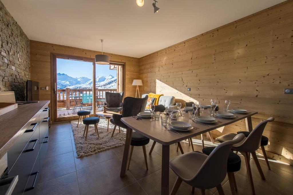 ODYSSEE B201 Magnifique Duplex sur les pistes appartement pied des pistes 3