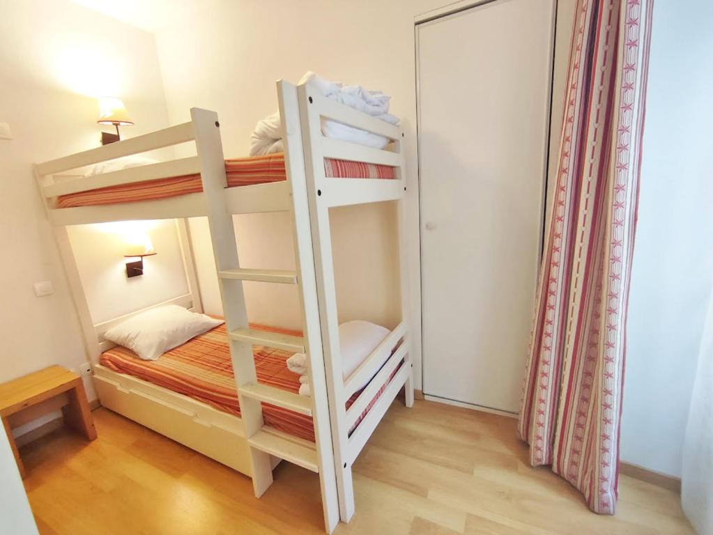 Ostal T3 centre Luchon wifi casier a skis ascenseur 6 personnes appartement pied des pistes 7