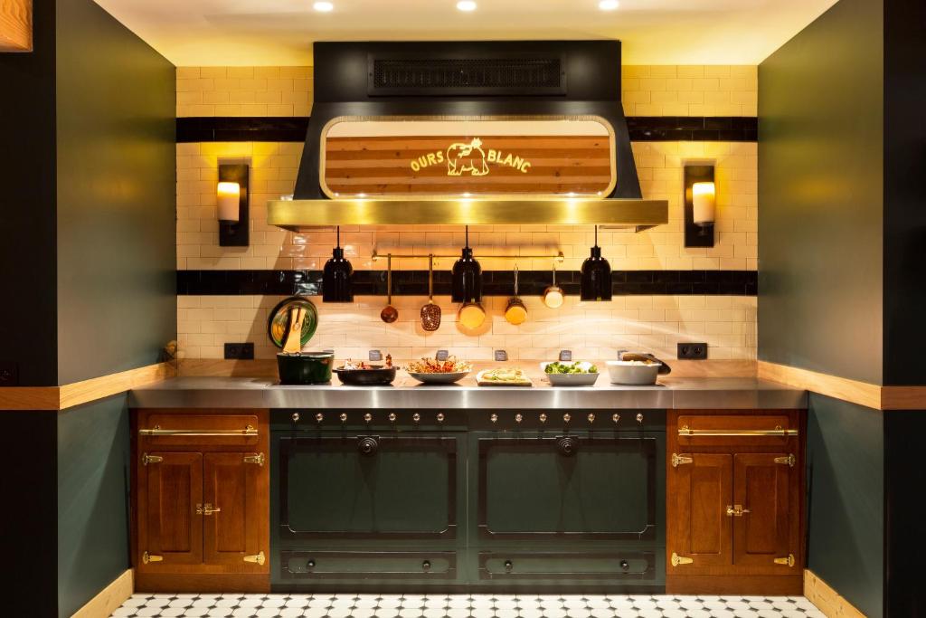 Ours Blanc Hotel Spa hotel pied des pistes 13