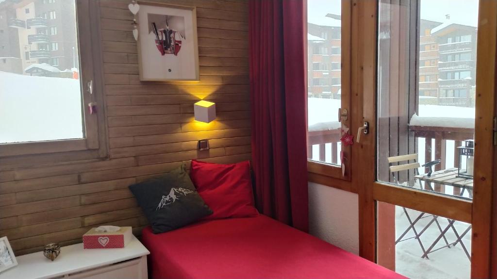 PARADISKI BELLE PLAGNE Altitude 2050m APPART skis aux pieds 4 personnes appartement pied des pistes 1