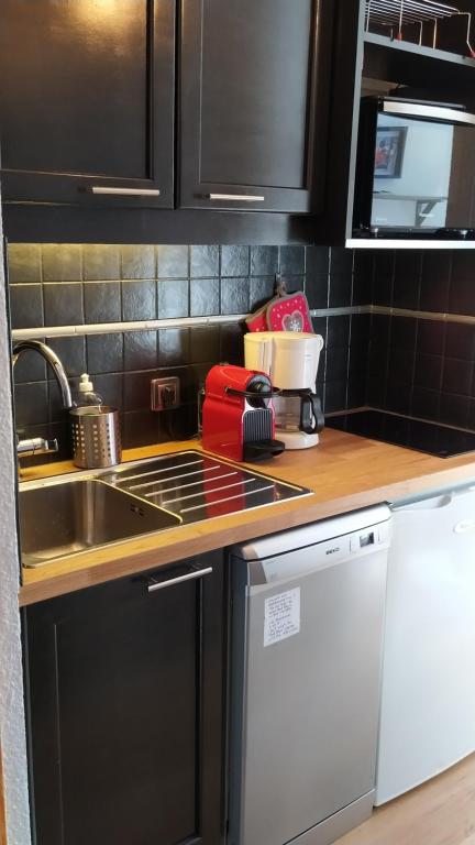 PARADISKI BELLE PLAGNE Altitude 2050m APPART skis aux pieds 4 personnes appartement pied des pistes 9