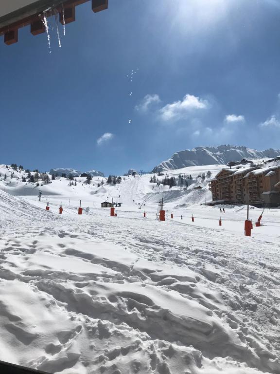 PLAGNE SOLEIL 5 pers 4 etoiles Paradiski vue montagne acces direct pistes skis aux pieds appartement pied des pistes 10