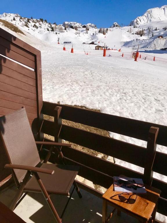 PLAGNE SOLEIL 5 pers 4 etoiles Paradiski vue montagne acces direct pistes skis aux pieds appartement pied des pistes 13