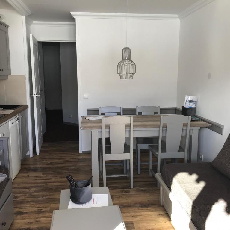 PLAGNE SOLEIL 5 pers 4 etoiles Paradiski vue montagne acces direct pistes skis aux pieds appartement pied des pistes 15