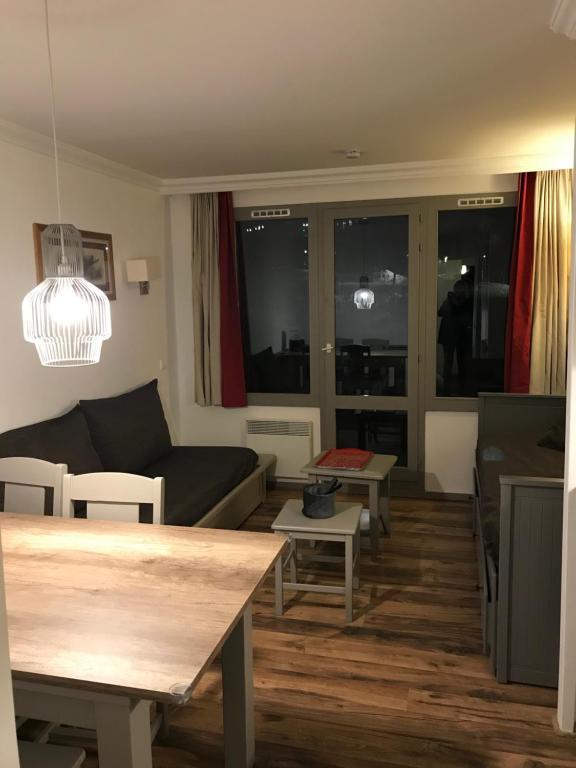 PLAGNE SOLEIL 5 pers 4 etoiles Paradiski vue montagne acces direct pistes skis aux pieds appartement pied des pistes 17