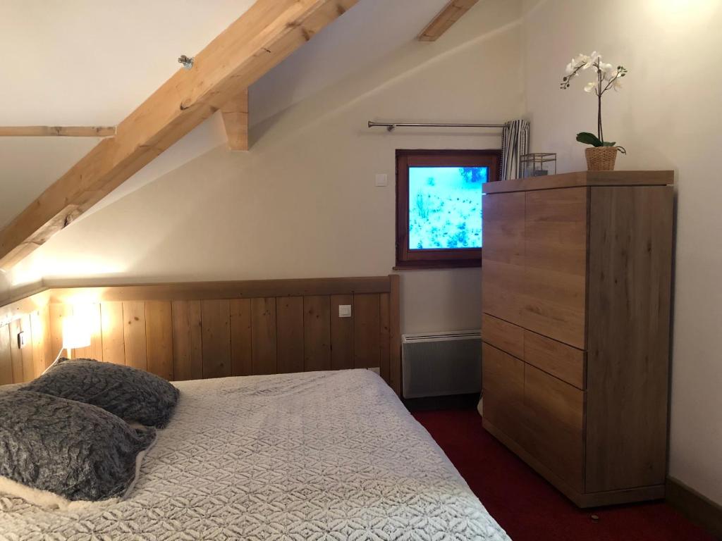 Penthouse Bond 007 120 m2 piscine sauna Risoul 1850 appartement pied des pistes 1
