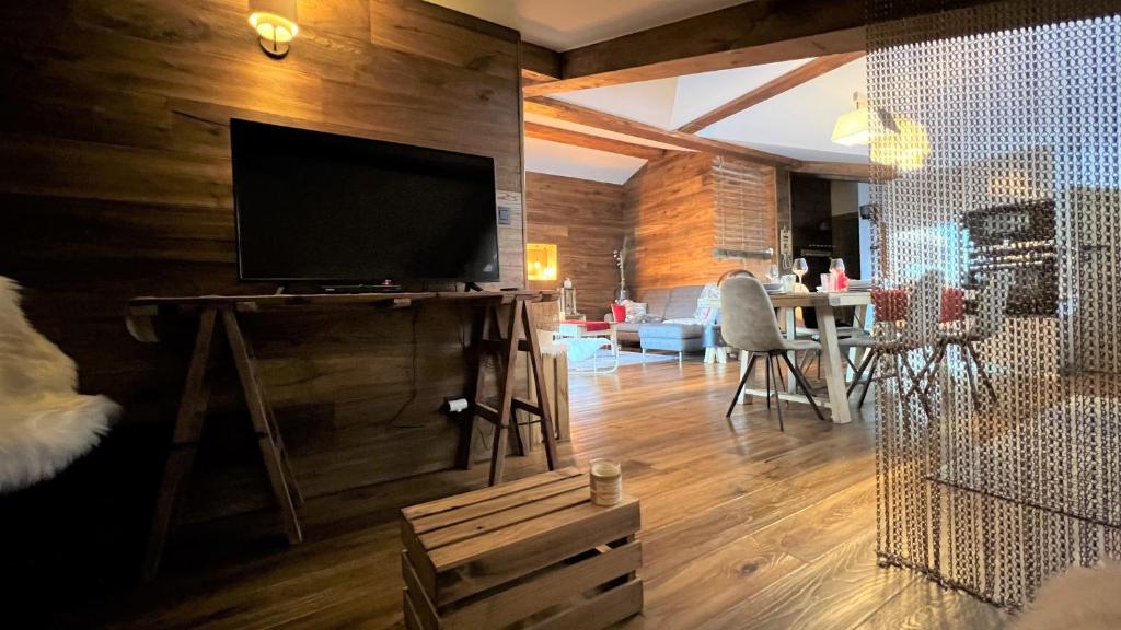 Penthouse lOurse Bleue Sauna privatif acces direct aux pistes appartement pied des pistes 12