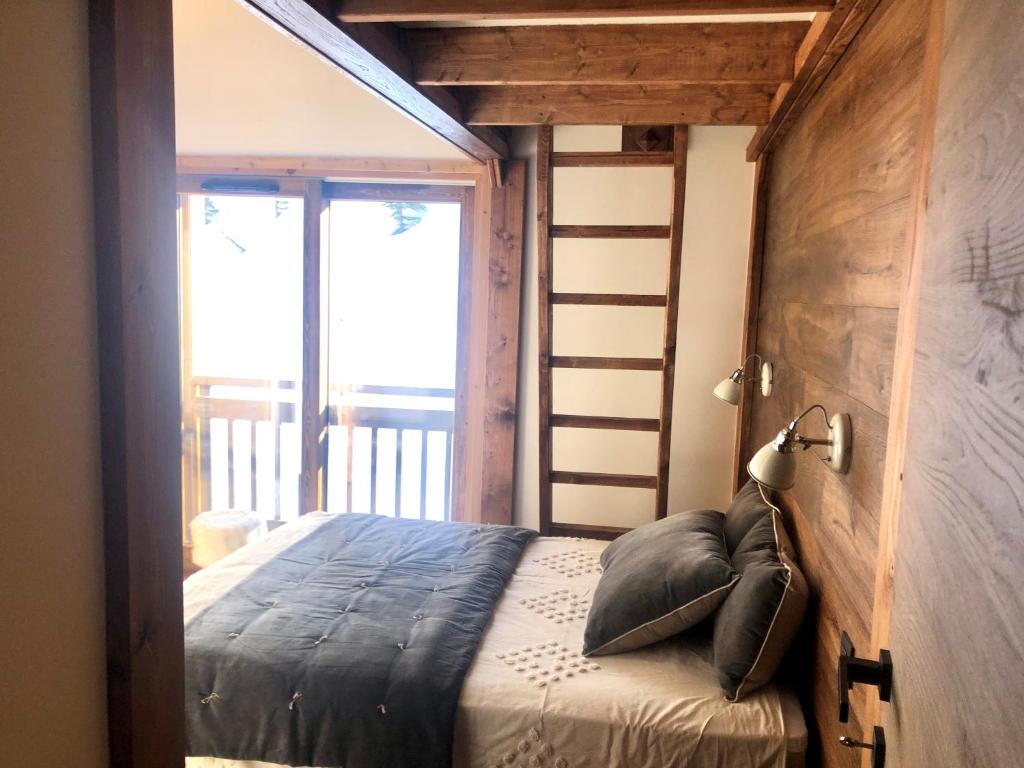 Penthouse lOurse Bleue Sauna privatif acces direct aux pistes appartement pied des pistes 17