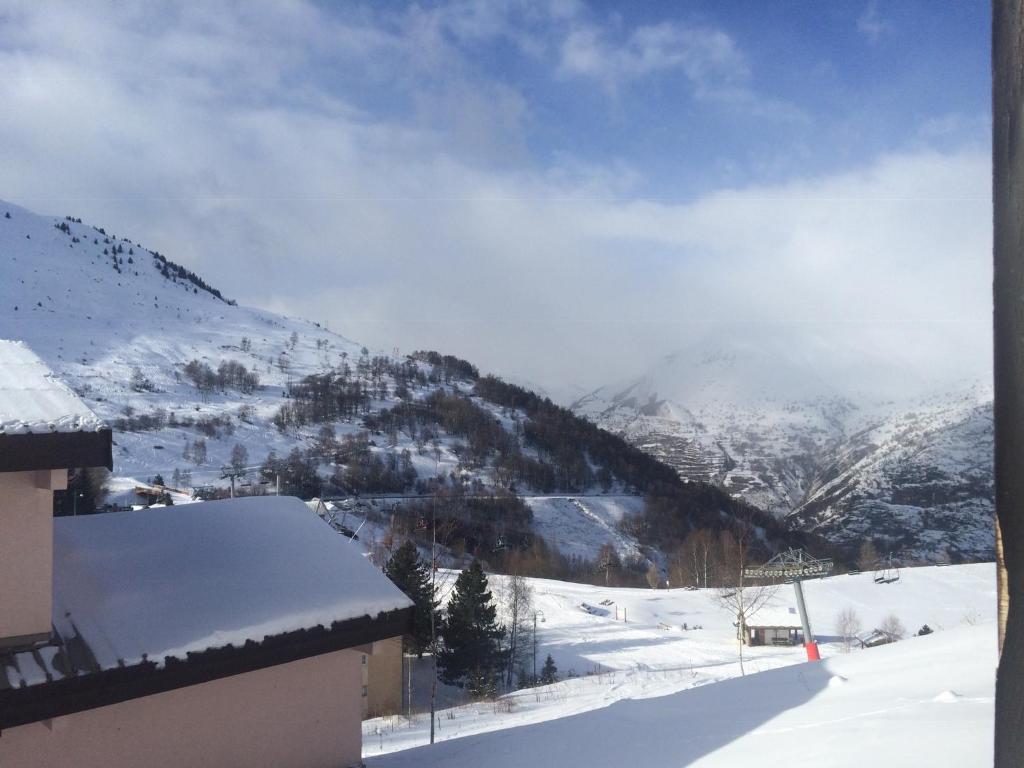 Petit appartement Labellise Les 2 Alpes residence Arc en Ciel telesiege Petite Aiguille appartement pied des pistes 12