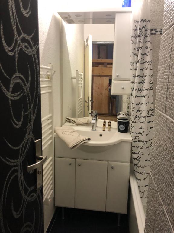 Petit appartement Labellise Les 2 Alpes residence Arc en Ciel telesiege Petite Aiguille appartement pied des pistes 7