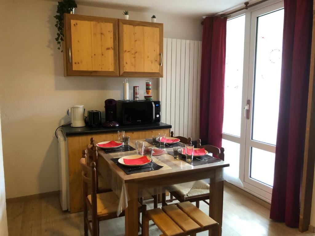 Petit appartement Labellise Les 2 Alpes residence Arc en Ciel telesiege Petite Aiguille appartement pied des pistes