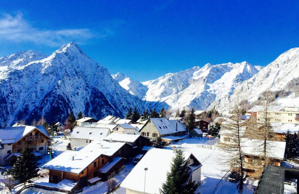 Pied de Piste a 20 M du telesiege Le Diable Menage Inclus Possible de louer 2 Apparts Vue Panoramique appartement pied des pistes 15