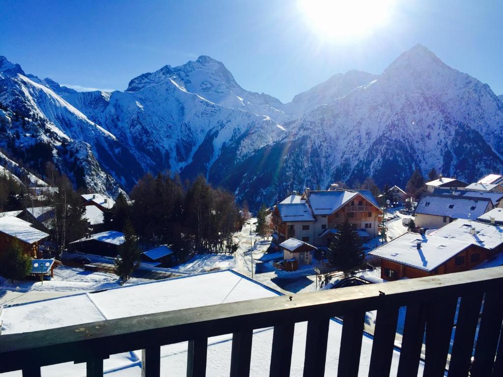 Pied de Piste a 20 M du telesiege Le Diable Menage Inclus Possible de louer 2 Apparts Vue Panoramique appartement pied des pistes 17