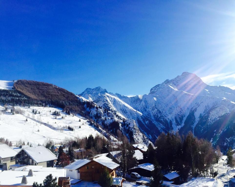 Pied de Piste a 20 M du telesiege Le Diable Menage Inclus Possible de louer 2 Apparts Vue Panoramique appartement pied des pistes 8