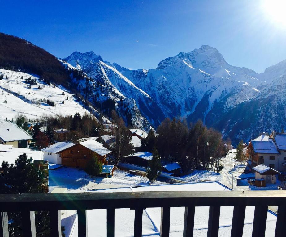 Pied de Piste a 20 M du telesiege Le Diable Menage Inclus Possible de louer 2 Apparts Vue Panoramique appartement pied des pistes