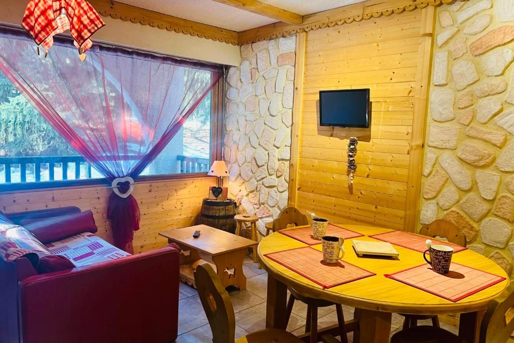 Pleasant cocoon at the foot of the slopes appartement pied des pistes 10