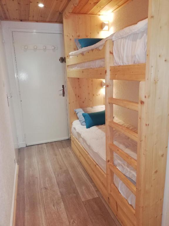 Pra Loup 1600 Front de Neige appartement pied des pistes 1