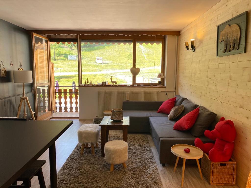 Praloup 1600 t3 sur piste 4p appartement pied des pistes 12