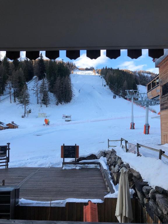 Praloup 1600 t3 sur piste 4p appartement pied des pistes 16
