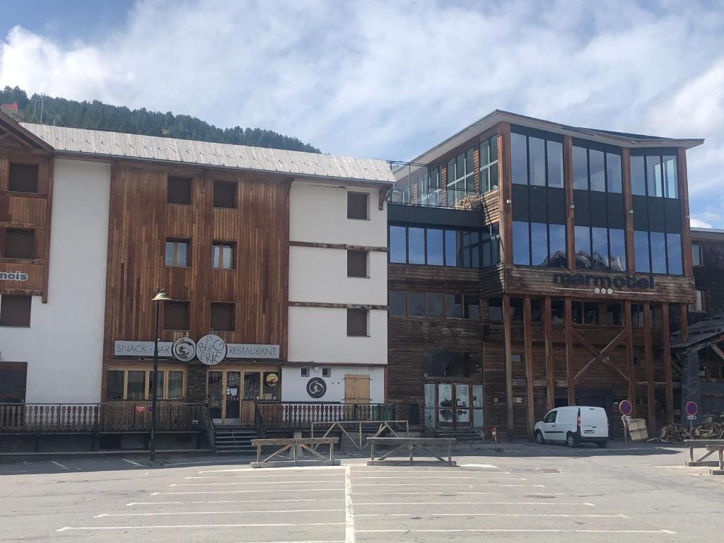 Praloup 1600 t3 sur piste 4p appartement pied des pistes 5