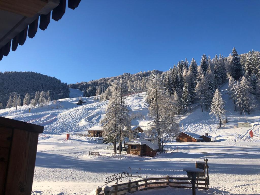 Praloup 1600 t3 sur piste 4p appartement pied des pistes
