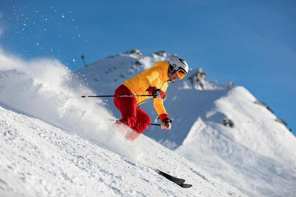 Prarion Modern apartment Next to Ski lift By Cozee Rentals appartement pied des pistes 13