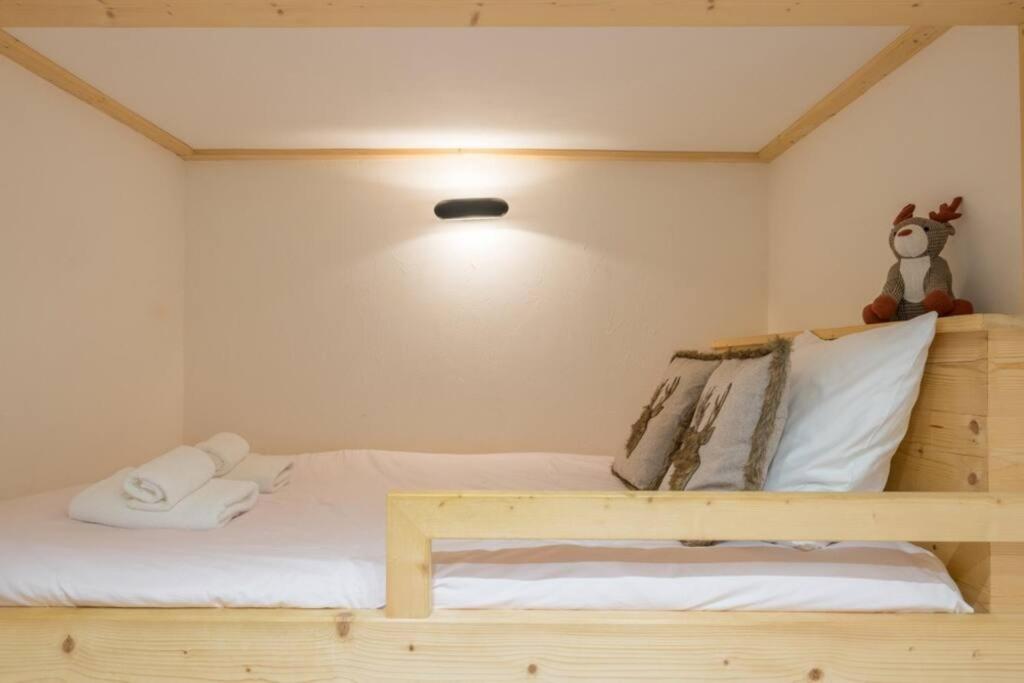 Prarion Modern apartment Next to Ski lift By Cozee Rentals appartement pied des pistes 6