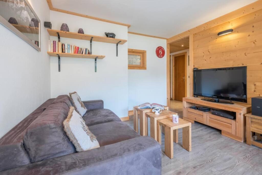 Prarion Modern apartment Next to Ski lift By Cozee Rentals appartement pied des pistes 9