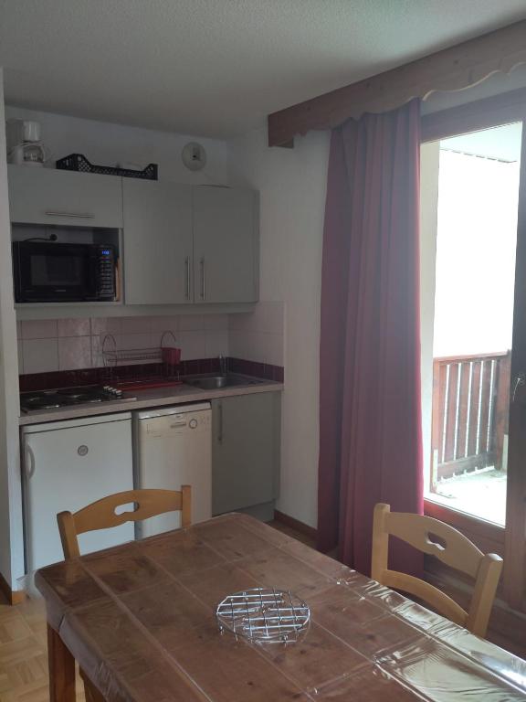 Puy St Vincent 1800 appt 6 pers pres des pistes appartement pied des pistes 1