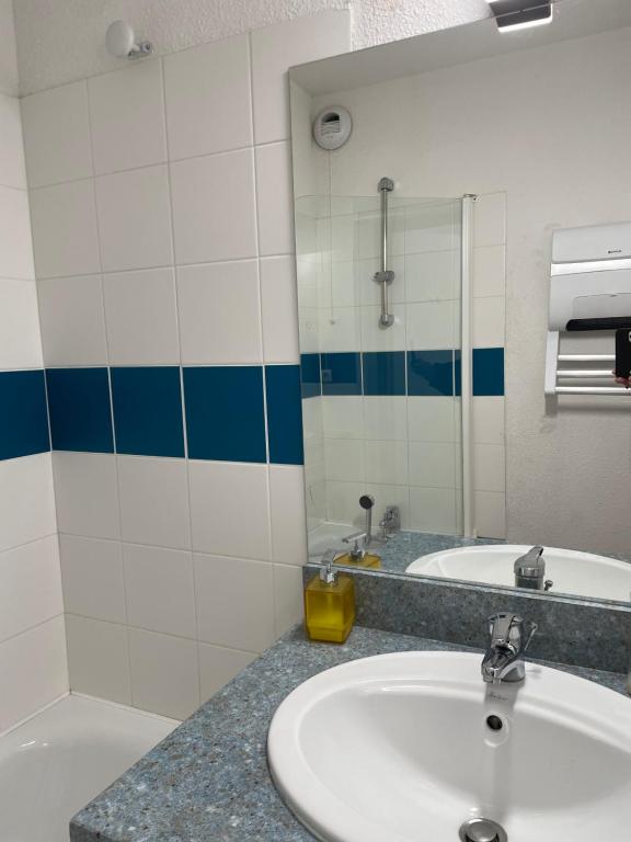 Puy St Vincent 1800 au pied des pistes appartement pied des pistes 12