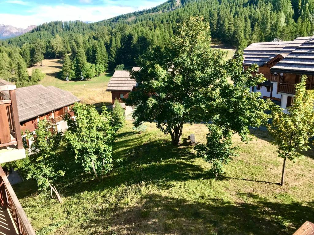 Puy St Vincent 1800 au pied des pistes appartement pied des pistes 17