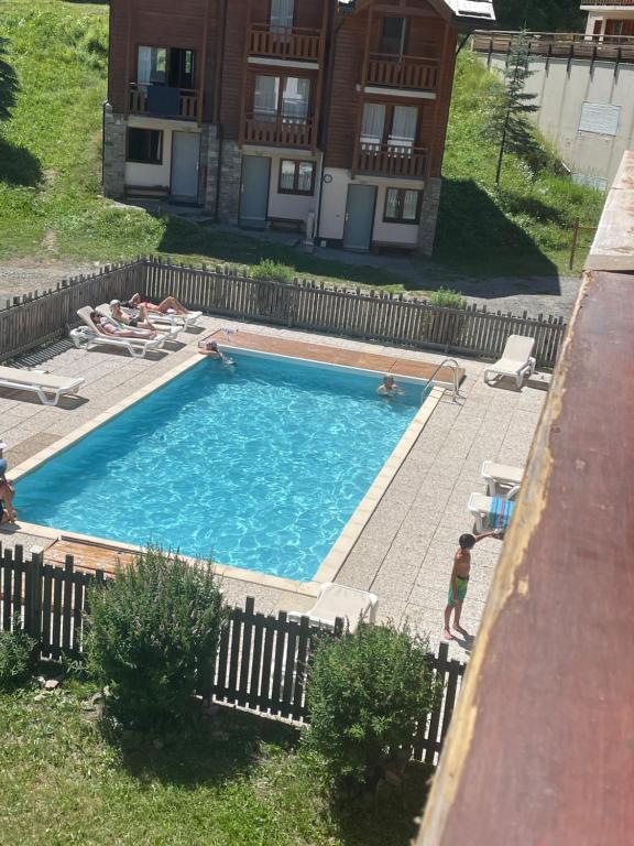 Puy St Vincent 1800 au pied des pistes appartement pied des pistes 18