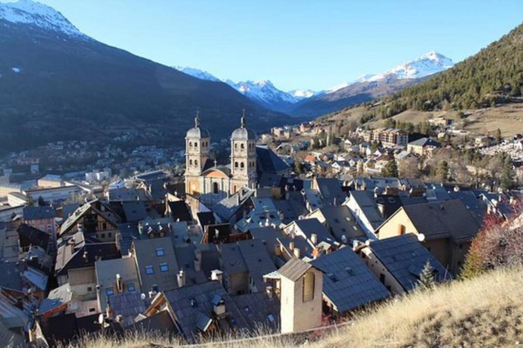Rare pearl with an incredible view of all Briancon appartement pied des pistes 6