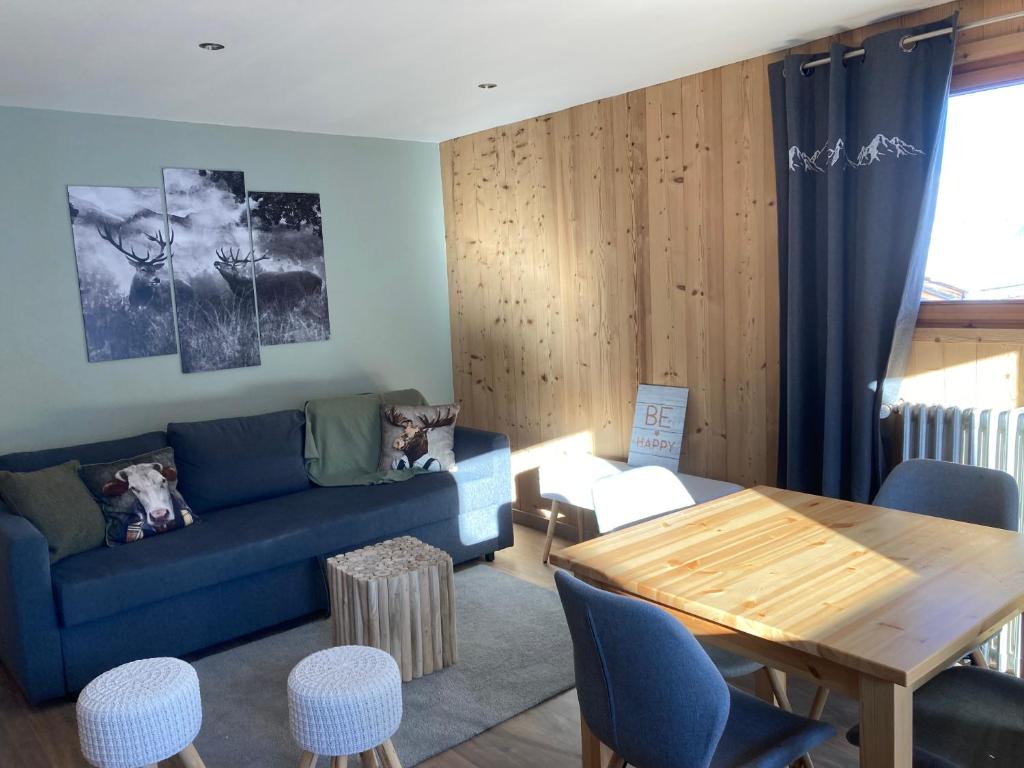 Renovated flat facing Mont Blanc appartement pied des pistes 13